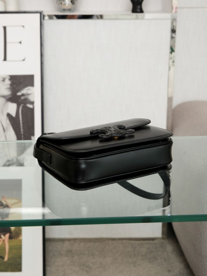 Ce1i*e triomphe bags